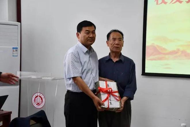 法家张振国向山建大捐赠作品的文化意义凯时尊龙最新网站翰墨丹心报桑梓——书(图3)