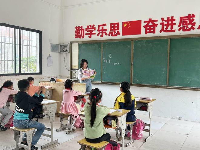 83个“小苹果”：平安支教者的心灵守望尊龙凯时app平台从“写不出优点”到(图3)