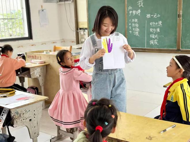 83个“小苹果”：平安支教者的心灵守望尊龙凯时app平台从“写不出优点”到(图6)